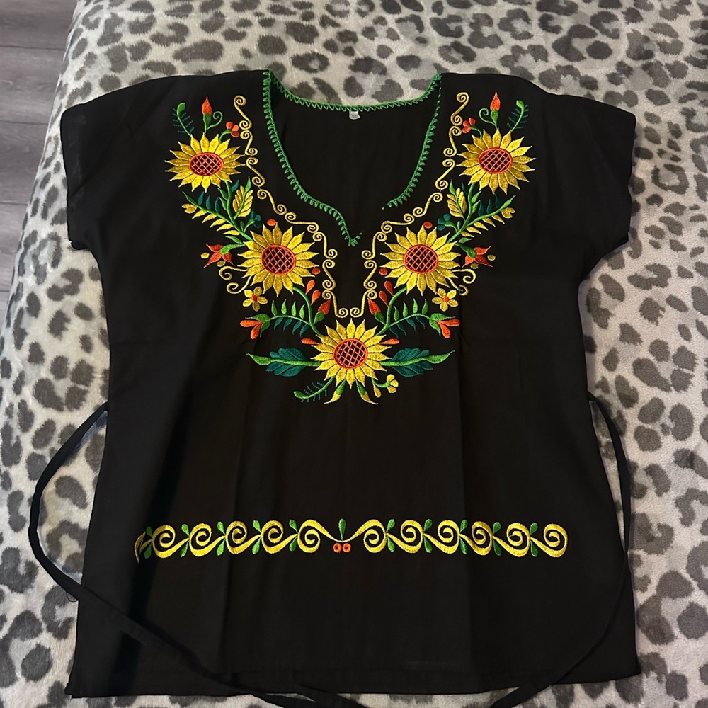 Hispanic top